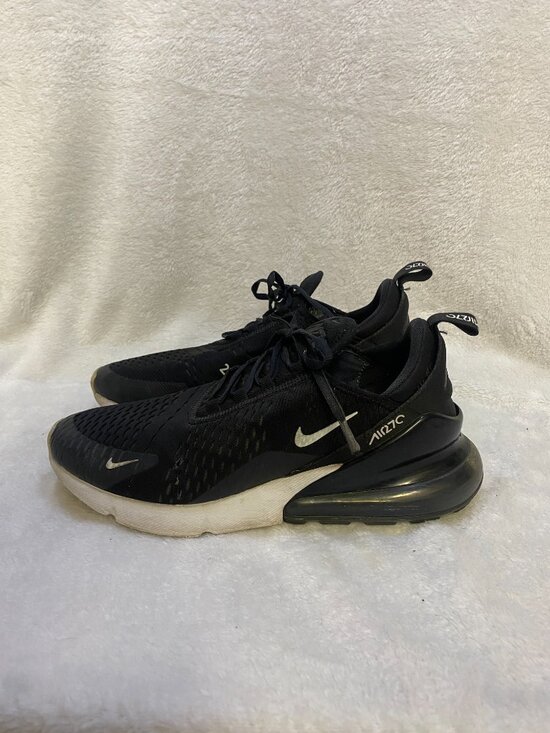 Nike Air Max 270 Size 9.5 (Preowned) main image 5